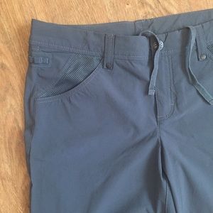 Athleta Capris 10T